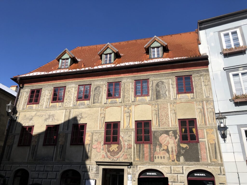 捷克CK小鎮景點 | 克魯姆洛夫 Český Krumlov,不用開車就能前往! 12 捷克CK小鎮景點 捷克CK小鎮彩繪牆