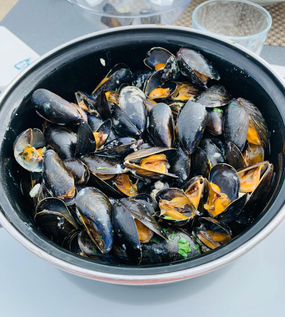 12個必吃的法國美食!絕對不能錯過! 12 法國白酒淡菜Moules
法國美食