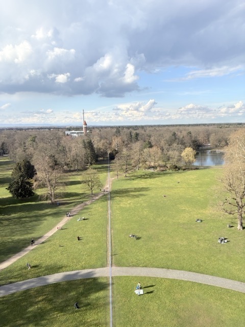卡魯景點 卡魯皇宮 卡爾斯魯厄宮 Schloss Karlsruhe 登頂風景Schlossgartensee Schlossgarten