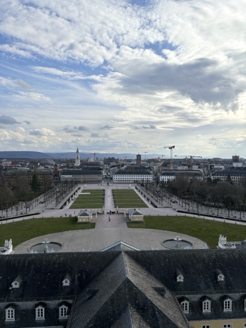 卡魯景點 卡魯皇宮 卡爾斯魯厄宮 Schloss Karlsruhe 登頂風景Schlossgartensee Schlossgarten