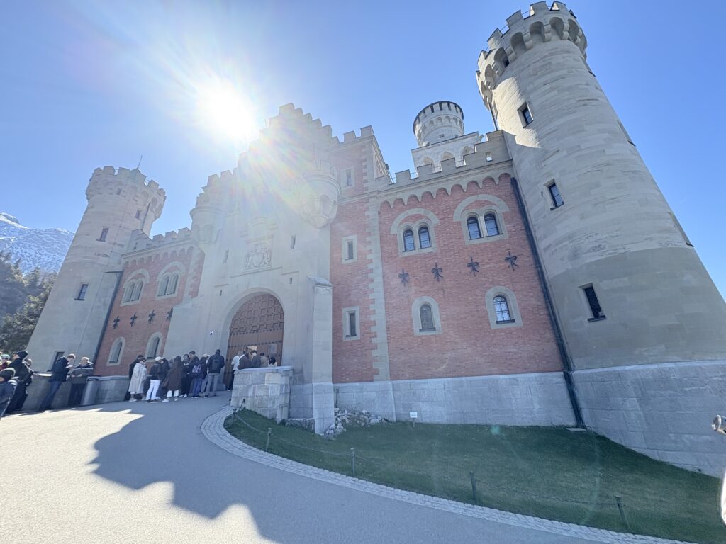 德國旅遊 新天鵝堡公車 新天鵝堡（Schloss Neuschwanstein）德國公車 德國黑森林 德國