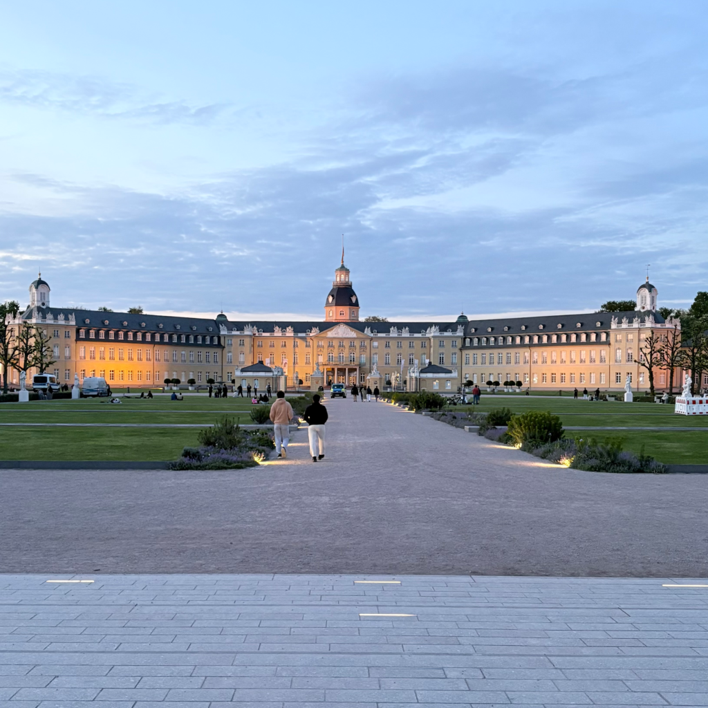 德國Karlsruhe 卡魯景點 卡魯皇宮 卡爾斯魯厄宮 Schloss Karlsruhe 登頂風景Schlossgartensee Schlossgarten