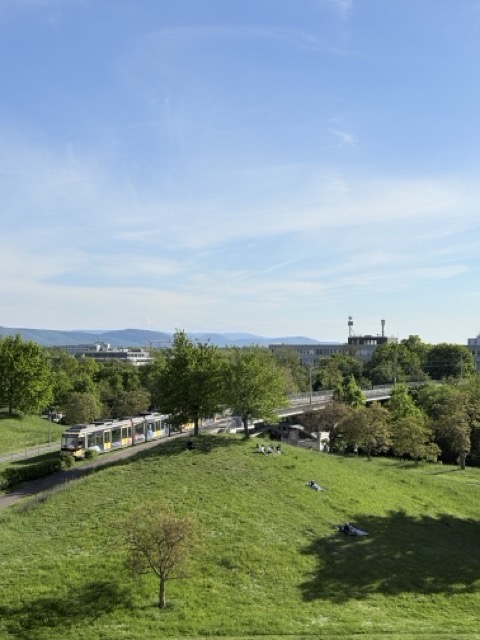 Mount Klotz Günther-Klotz-Anlage Karlsruhe 公園 Europahalle/Europabad