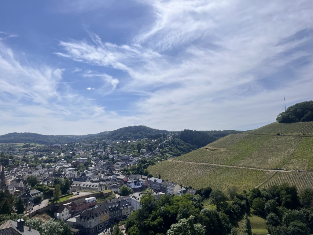 德國Saarburg一日遊|瀑布著落在小鎮中心!? 1 德國Saarburg 德國旅遊 德國景點 Saarburg瀑布