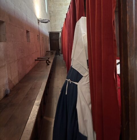 法國勃艮第景點|法國博訥主宮醫院 Hospices de Beaune——最後的審判收藏地 6 法國勃艮第區景點 博訥 Beaune 法國博訥主宮醫院 最後的審判 窮人大廳