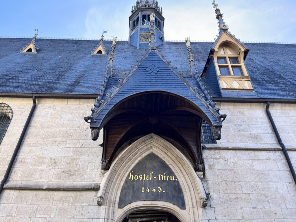 法國勃艮第景點|法國博訥主宮醫院 Hospices de Beaune——最後的審判收藏地 2 法國勃艮第區景點 博訥 Beaune 法國博訥主宮醫院