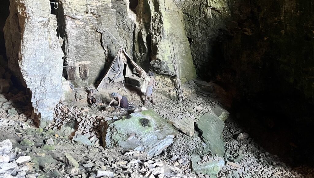 法國Les Grottes de La Balme 法國天然神秘洞穴 法國里昂附近景點 法國遠古時代