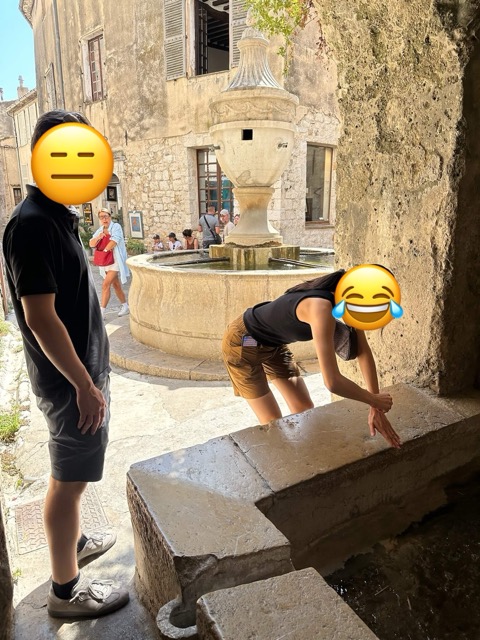 南法聖保羅Saint-Paul-de-Vence:不只是藝術之村,還有延續百年的聖嘉蘭節 9 南法聖保羅 Saint-Paul-de-Vence 南法藝術之村 大噴泉廣場 聖保羅德旺斯