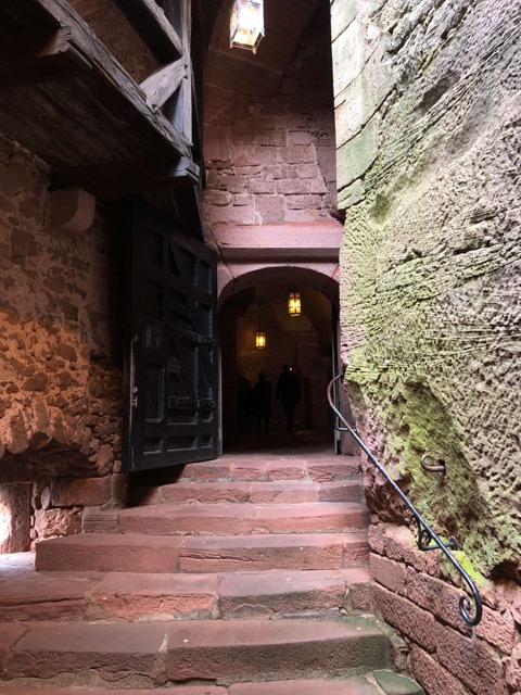 法國阿爾塞斯 alsace周邊景點 國王城堡 Château du Haut-Kœnigsbourg 國王城堡入口