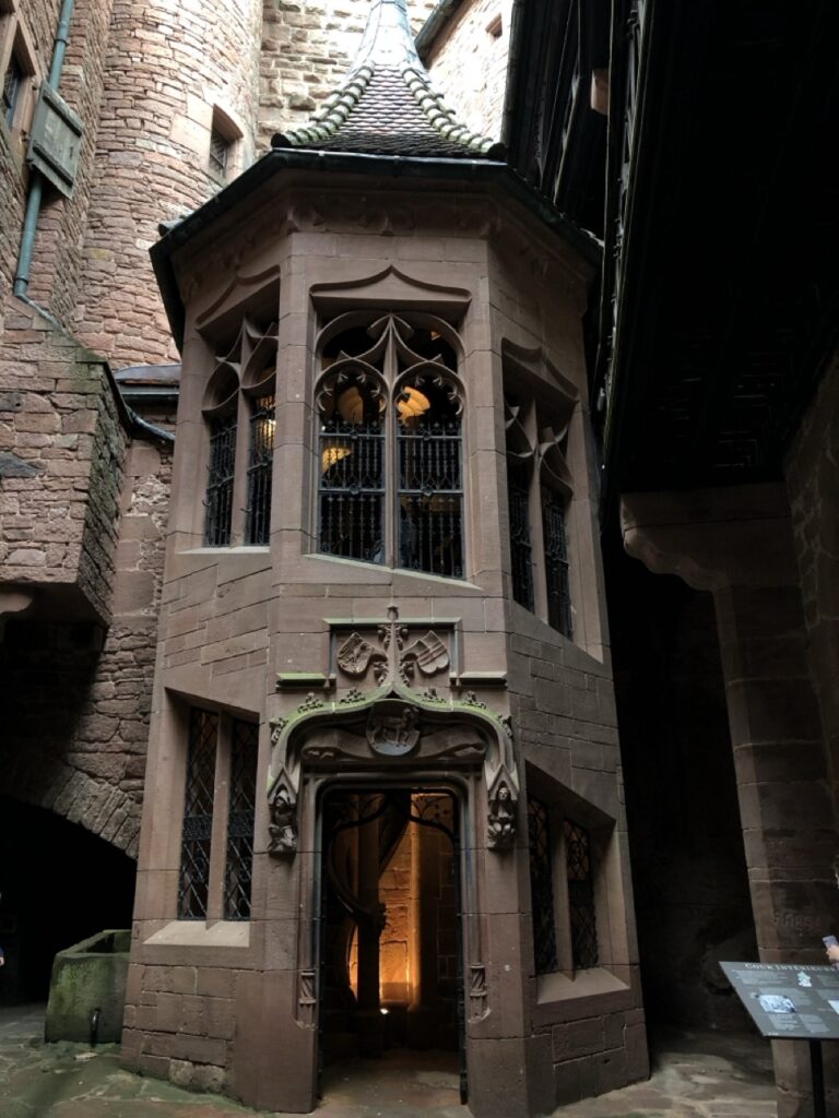 法國阿爾塞斯 alsace周邊景點 國王城堡 Château du Haut-Kœnigsbourg 城堡會議廳